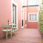 Chiado Modern With Ac Elevator Terrace Apartment *