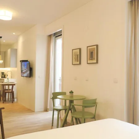 Appartamento Chiado Modern With Ac Elevator Terrace Lisbona